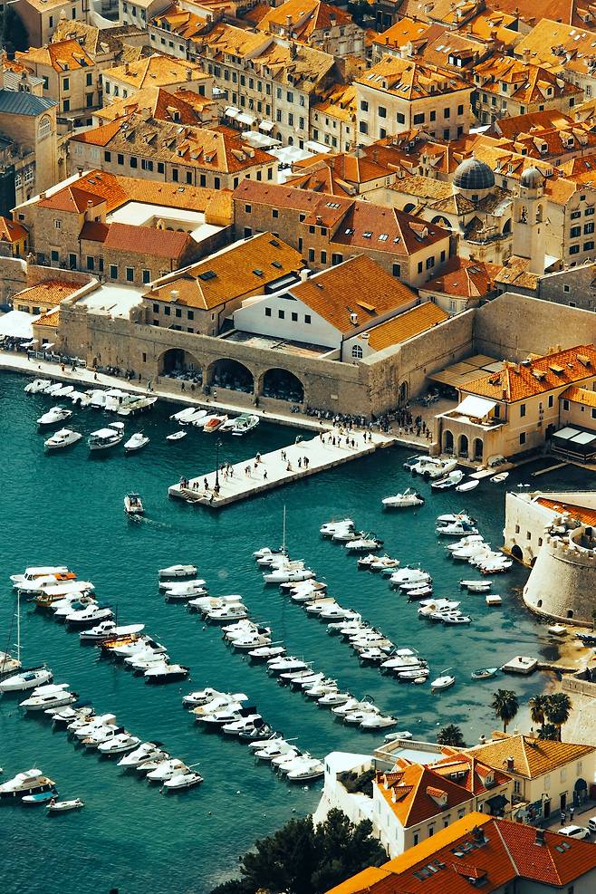 고급 요트가 정박해 있는 두브로브니크. 사진제공크로아티아관광청/CNTB