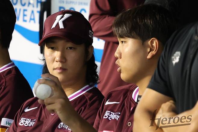 ▲ 왼쪽부터 안우진, 신인 박정훈 ⓒ키움 히어로즈