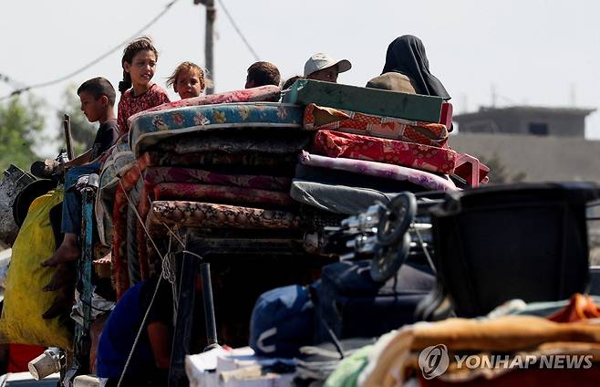 가자시티 떠나는 피란민들 [로이터 연합뉴스. 재판매 및 DB 금지]