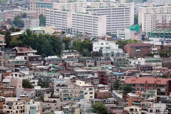 서울 남산에서 바라본 서울 시내 주택 단지.(사진=연합뉴스)