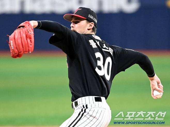 9일 고척스카이돔에서 열린 LG와 키움의 경기, LG 선발투수 톨허스트가 역투하고 있다. 고척=허상욱 기자wook@sportschosun.com/2025.09.09/