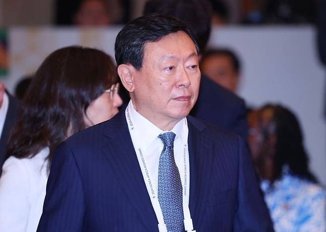 신동빈 롯데그룹 회장이 2024년 6월 5일 서울 중구 롯데호텔에서 열린 2024 한-아프리카 비즈니스 서밋에 참석하고 있다. ⓒ뉴시스