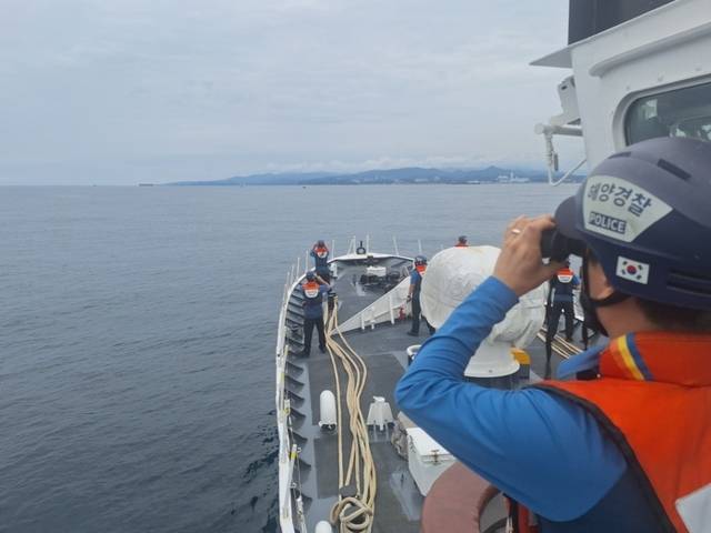 ▲ 동해해양경찰서는 지난 19일 묵호항 인근 해상에서 낚시어선과 레저보트 충돌사고 상황을 가정한 수난대비 기본훈련을 실시했다.