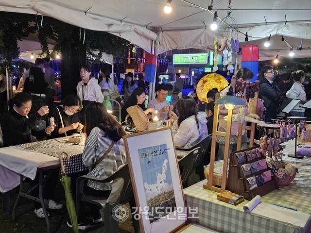 ▲ 영월부 관아 관풍헌에서 진행된 체험 프로그램이 방문객들로부터 인기를 얻었다.