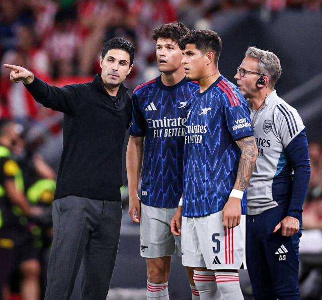 제이콥스는 “내가 들은 바로는 아르테타의 대한 아스날의 지지는 계속된다. 그가 물러날 것이라는 어떤 이야기도 없다. 지금은 ‘우승하지 못하면 경질’이라는 명확한 압박이 없다”고 이야기했다. 사진=X