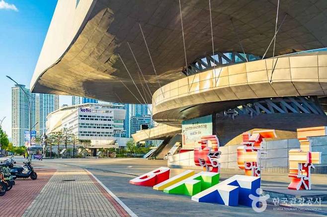 영화의전당은 부산국제영화제와 함께 부산의 랜드마크가 됐다. /사진=한국관광공사