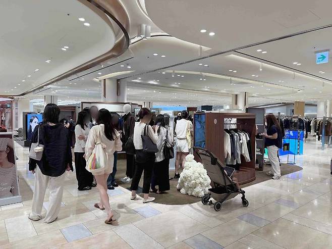 [서울=뉴시스] 신세계백화점 강남점 5층 포유아이즈온리 팝업 현장(사진=신세계백화점 제공) *재판매 및 DB 금지