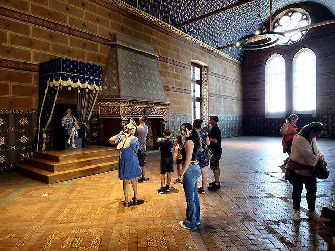 블루아성 고딕양식 건물 국가관.