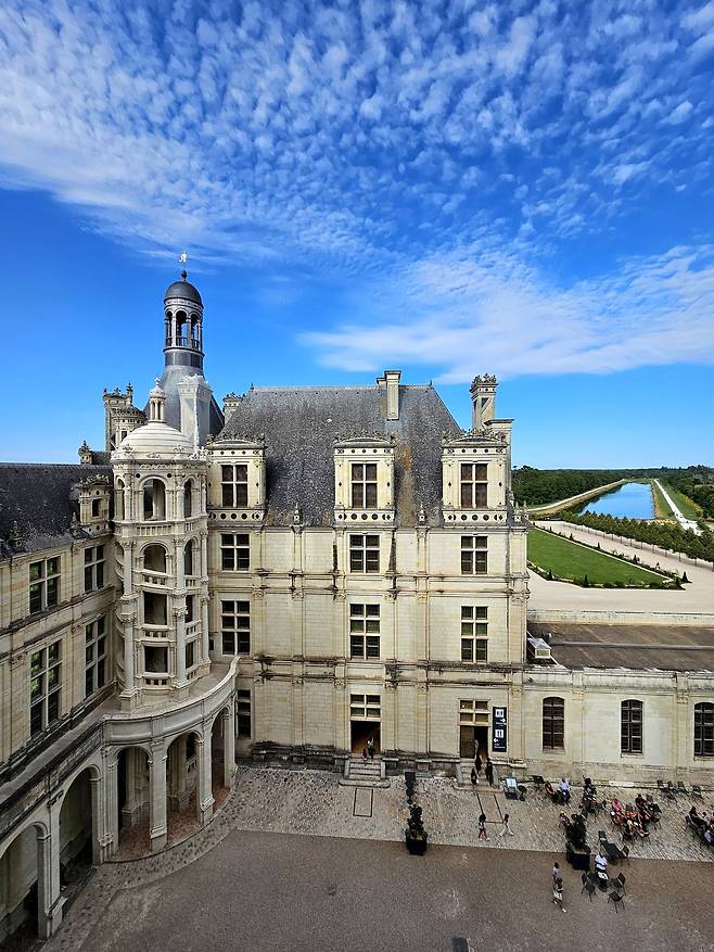 샹보르성 중정.