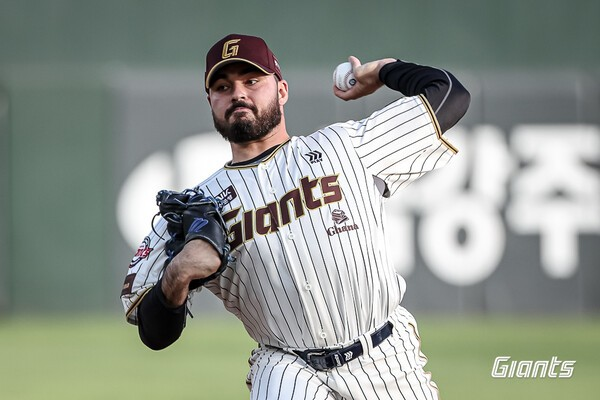 롯데 감보아가 20일 키움전에 선발 등판, 투구하고 있다. 롯데 제공