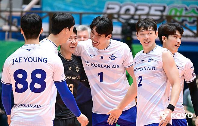 기뻐하는 인천 대한항공 선수들. /사진=한국배구연맹(KOVO) 제공