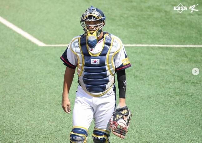 원주고 이희성이 제32회 세계청소년야구선수권대회에서 포수 마스크를 썼다. /사진=KBSA 공식 SNS 갈무리