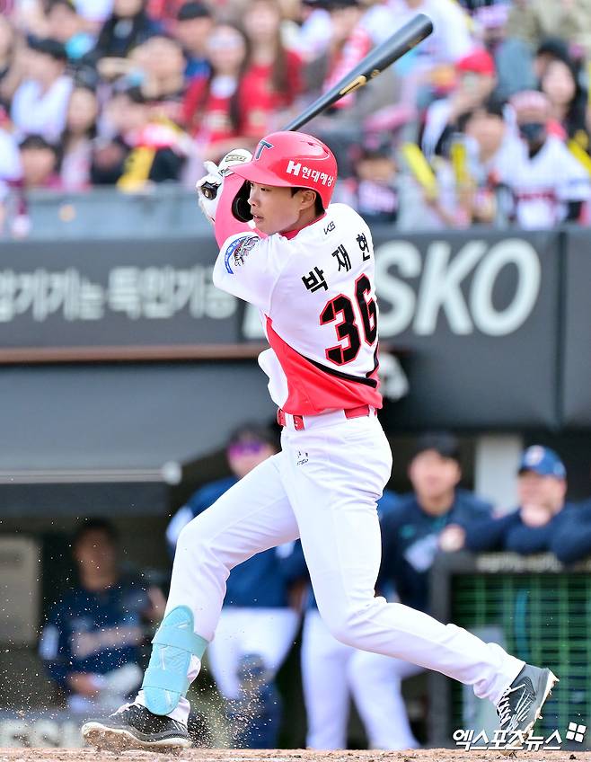 23일 오후 광주기아챔피언스필드에서 열린 '2025 신한 SOL Bank KBO리그' NC 다이노스와 KIA 타이거즈의 경기, 7회말 KIA 박재현이 타격을 하고 있다. 결과는 투수 땅볼 아웃. 엑스포츠뉴스 DB