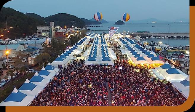 과거 열렸던 진동미더덕 축제 모습 [미더덕영어조합법인 제공. 재판매 및 DB 금지]