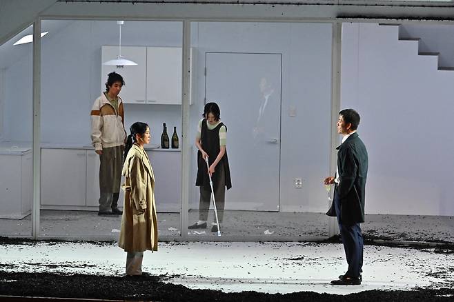 연극 '벚꽃동산' 홍콩 공연 사진 [LG아트센터 제공. 재판매 및 DB 금지]