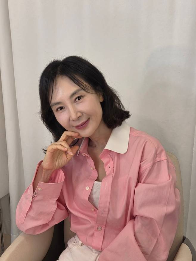 사진 = 채시라 인스타그램