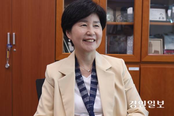 백혜련(수원을) 더불어민주당 사법개혁특별위원회 위원장은 지난 10일 경인일보와의 인터뷰에서 “사법부에 대한 국민들의 불신이 팽배하다. 사법부를 위해서라도 지금 사법개혁이 중요한 시점”이라고 강조했다. 2025.9.10 /하지은기자 zee@kyeongin.com