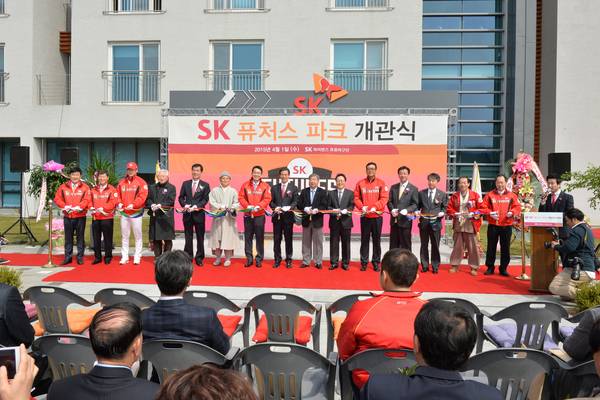 SSG 퓨처스필드(전 SK 퓨처스 파크)는 강화군 길상면에서 2013년 4월 착공해 2015년 4월 개관했다. 사진은 SK 퓨처스 파크 개관식의 모습. 2015.4.1 /강화군 제공