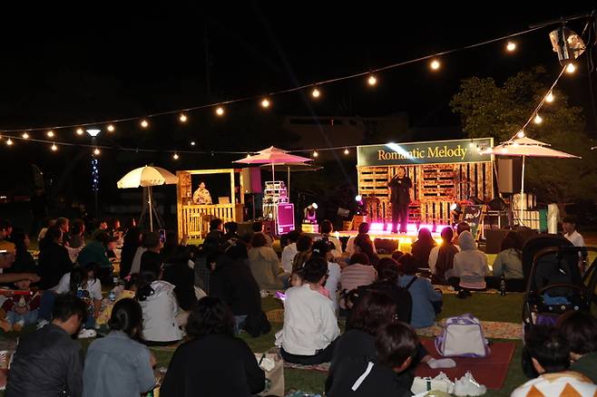 ▲ 18일 영양군청 잔디광장에서 열린 봄이 온다 콘서트 모습