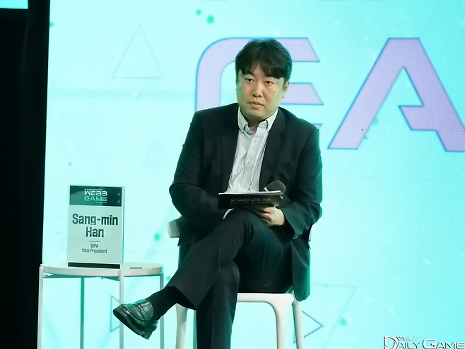 부산정보산업진흥원 한상민 신기술게임단장.