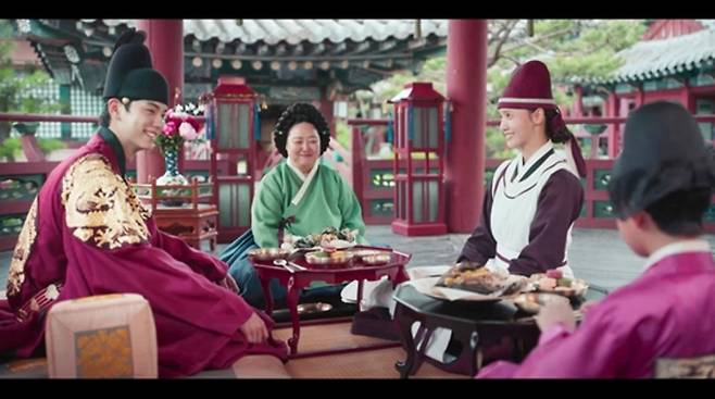 '폭군의 셰프' 새로운 숙수복