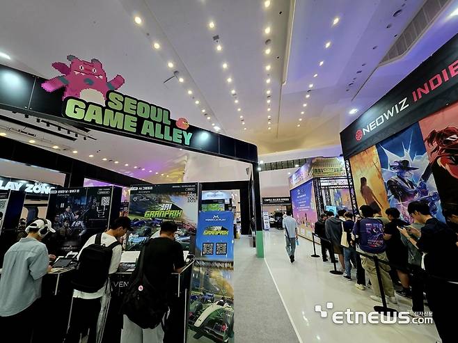 서울시가 주최하고 서울경제진흥원(SBA)이 주관한 'GES(게임·e스포츠 서울) 2025'가 19일부터 21일까지 사흘간 동대문디자인플라자(DDP)에서 성황리에 개최됐다. 사진은 '서울 게임 공동관' 모습