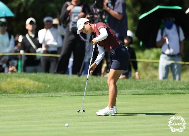 21일 베어즈베스트 청라CC에서 열린 하나금융그룹 챔피언십에서 이민지가 퍼팅을 하고 있다. KLPGA 제공