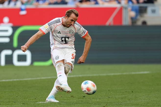 해리 케인이 호펜하임전에서 페널티킥을 처리하는 모습. 사진=AFP 연합뉴스