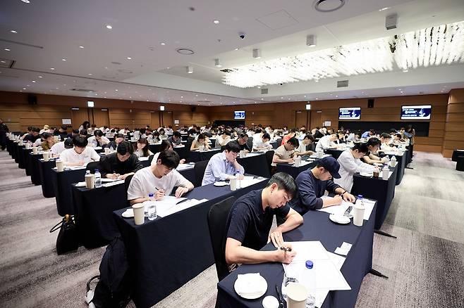 2025년 한국 소믈리에 대회 예선 필기 시험.&nbsp;홉스코치 코리아 제공