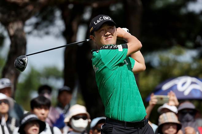 골프존 오픈 최종라운드 1번 홀에서 티샷을 하고 있는 박성국. 사진제공 | KPGA