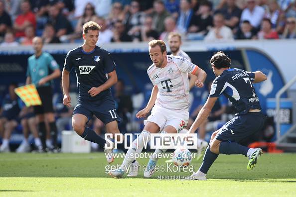 ▲ 뮌헨은 20일(한국시간) 독일 진스하임&nbsp;프리제로 아레나에서 열린 호펜하임과 2025-2026 분데스리가 4라운드 원정에서&nbsp;4-1로 쾌승해&nbsp;개막 4연승을 이어갔다. 승점 12로 리그 1위를 유지한 뮌헨은 이번 경기서도 강력한 전방과 안정적인 '방패'를&nbsp;동시에 선보였다.