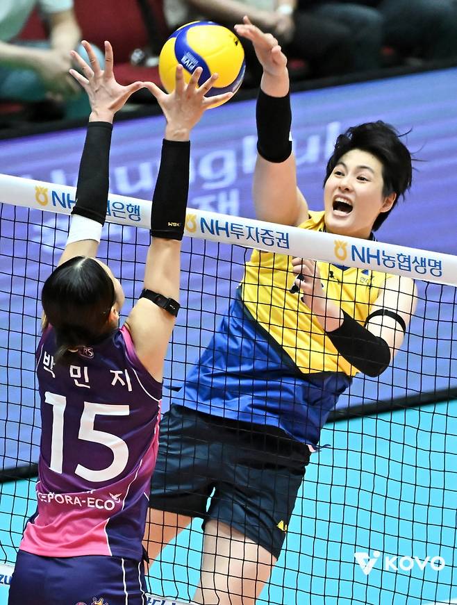 현대건설 김희진(오른쪽). /사진=한국배구연맹(KOVO) 제공