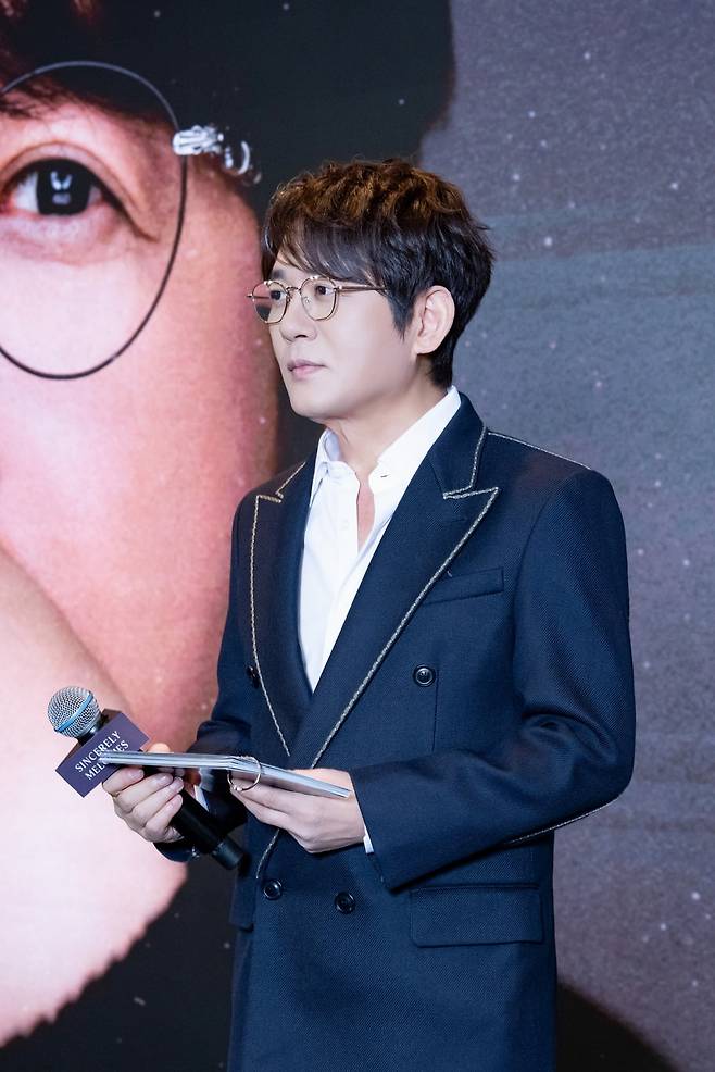 가수 신승훈/사진제공=도로시컴퍼니