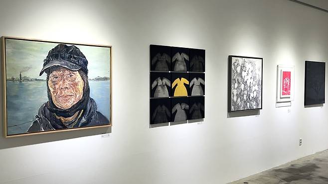 우리미술관 10주년 기획전 ‘10년, 그 공간의 기억’ 전시장 모습. /우리미술관 제공