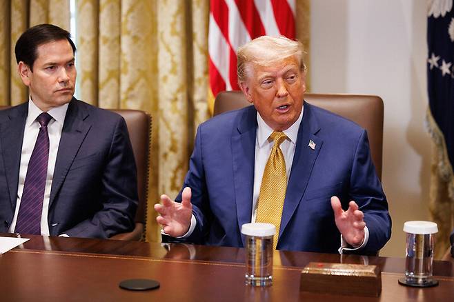 8일(현지시간) 미국 워싱턴DC 백악관에서 내각회의 주재하는 도널드&nbsp;트럼프&nbsp;대통령. 연합뉴스