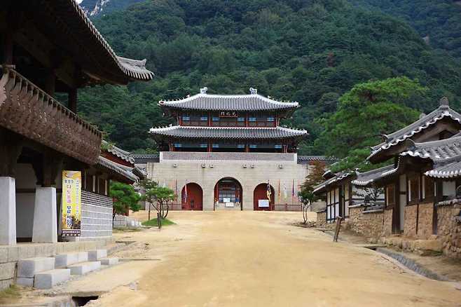 문경새재에 있는 오픈세트장.