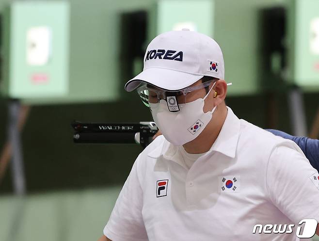 진종오 국민의힘 국회의원의 사격 선수 시절 모습. 2021.7.27/뉴스1 ⓒ News1 DB