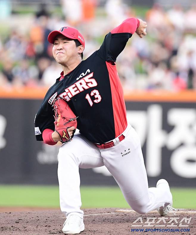 8일 대전 한화생명 볼파크에서 열린 한화와 KIA의 경기. 선발 투구하고 있는 KIA 윤영철. 대전=송정헌 기자songs@sportschosun.com/2025.07.08/