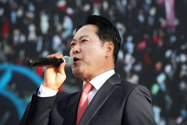 장동혁 국민의힘 대표가 21일 대구 동구 동대구역 광장에서 열린 '야당탄압·독재정치 국민 규탄대회'에서 발언하고 있다. 연합뉴스