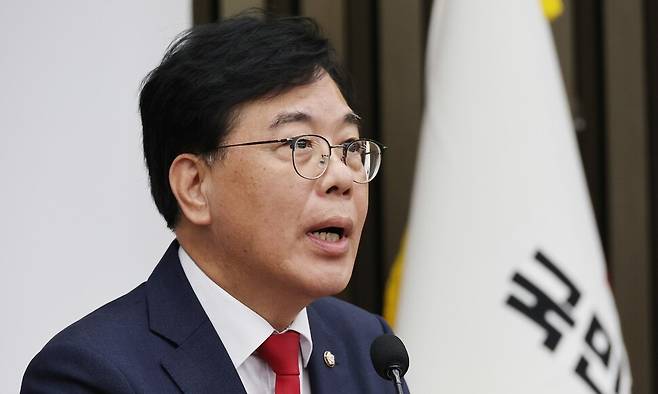 22일 서울 여의도 국회에서 열린 국민의힘 정책 의원총회에서 국민의힘 송언석 원내대표가 발언하고 있다. 연합뉴스