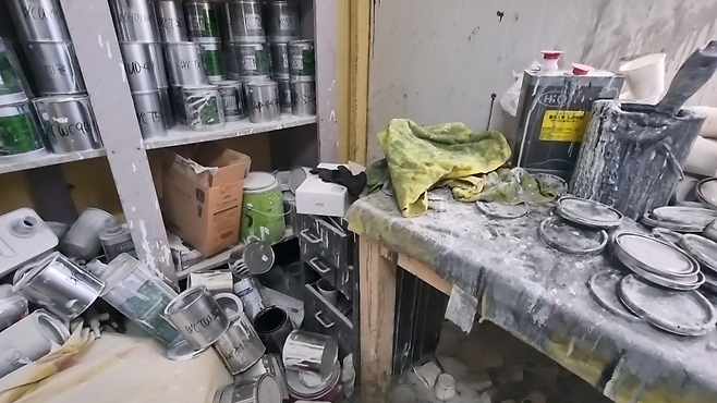 불법 도장에 사용하는 페인트 (제주자치경찰단 제공)