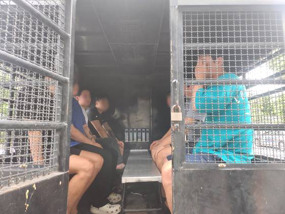 태국 현지에서 도주 중이던 사기 조직원이 검거된 모습. 사진 서울경찰청