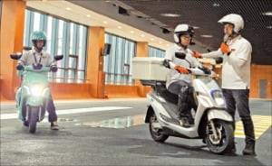 지난 19일 개관한 경기 하남 배민라이더스쿨에서 배달기사들이﻿ 실습을 받고 있다.  우아한형제들 제공