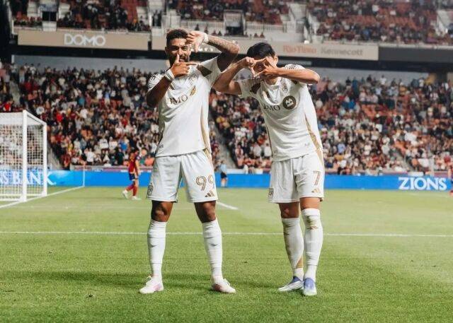 데니스 부앙가와 손흥민./손흥민 SNS