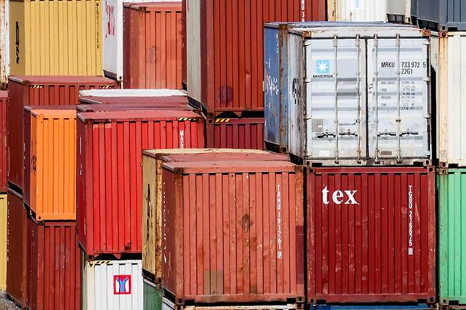 지난 3일(현지시간) 독일 베를린 인근 환적 터미널에 컨테이너가 쌓여 있다(사진은 기사와 직접적 연관 없음). [EPA]