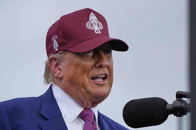 도널드 트럼프 미국 대통령이 10일(현지시간) 노스캐롤라이나주에서 연설하고 있다. [AP]