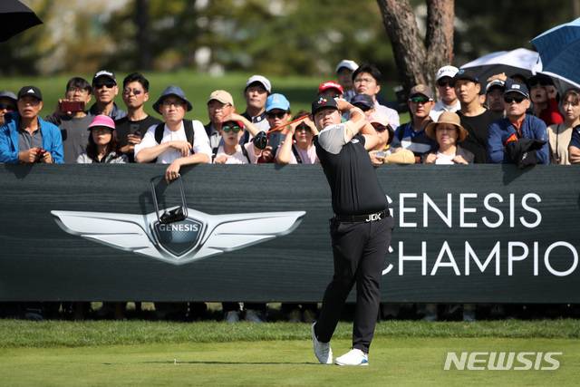 【서울=뉴시스】전신 기자 = 13일 인천 연수구 송도 잭니클라우스GCK에서 제네시스 챔피언십 FR에서 임성재가 7번홀 드라이버 티샷을 하고 있다. 2019.10.13. (사진=제네시스 제공) photo@newsis.com