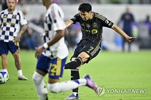 22일(한국시간) 솔트레이크전에서 득점한 손흥민 [연합뉴스 제공]