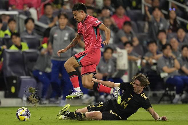 이달 초 멕시코와 A매치에서 태극마크를 달고 뛴 옌스 카스트로프. AP연합뉴스