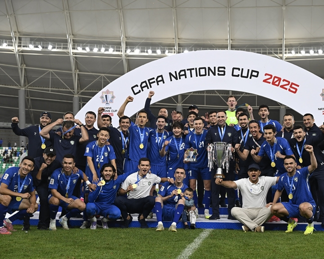 우즈벡이 지난 8일 CAFA컵 결승에서 이란을 꺾고 우승한 뒤 기뻐하고 있다. 우즈벡 SNS